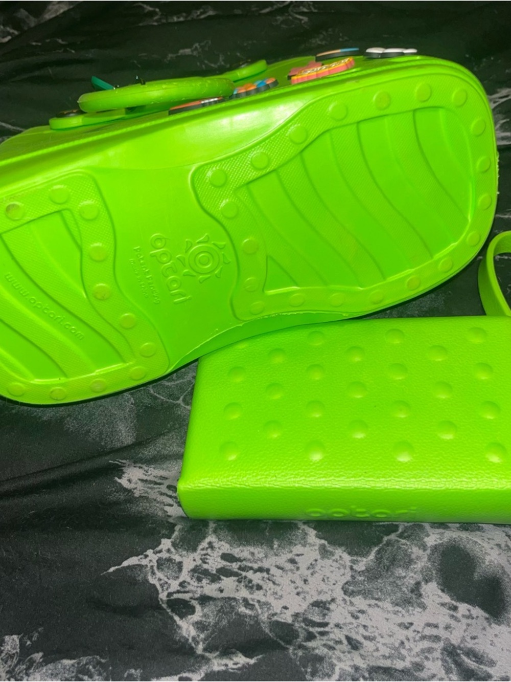 Bright Lime Green Jibbitz-Decorated croc Tote and Wallet with keychain - Picture 5 of 8